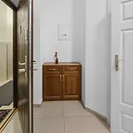 Millennium Cozy Stay - Fully Equipped Apartment